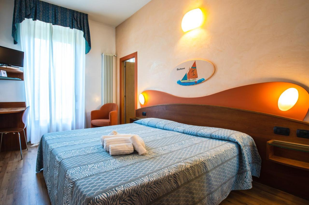 Miramare Hotel Ristorante Convegni チェゼナーティコ エクステリア 写真