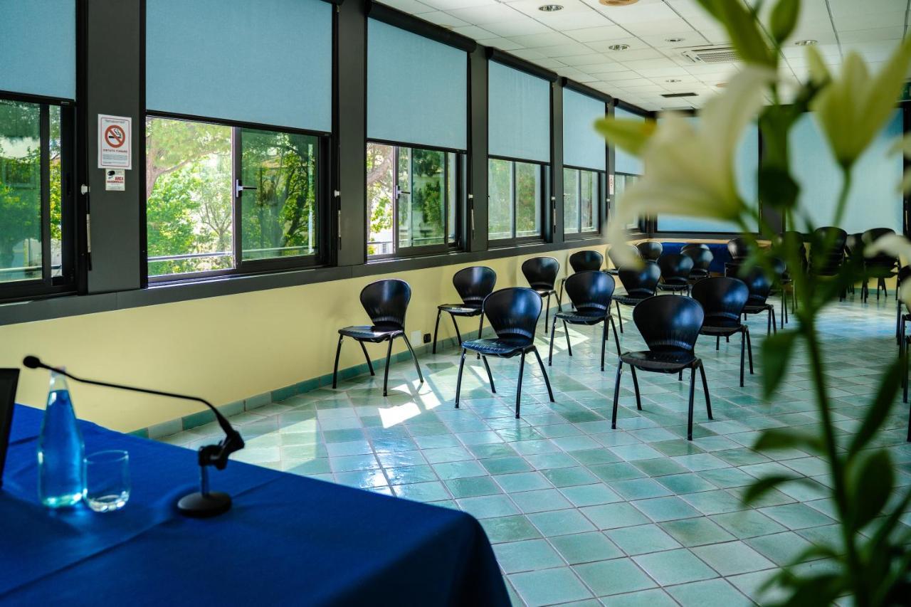 Miramare Hotel Ristorante Convegni チェゼナーティコ エクステリア 写真