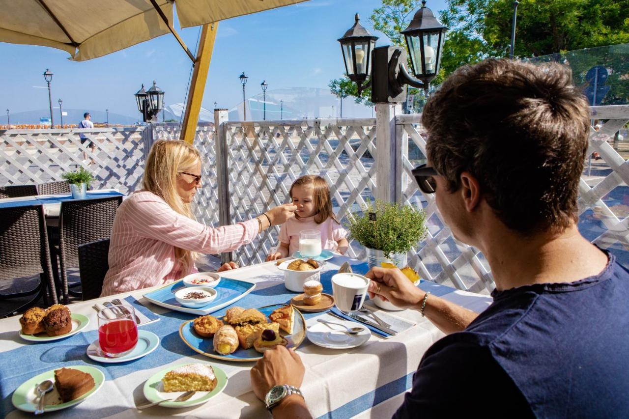 Miramare Hotel Ristorante Convegni チェゼナーティコ エクステリア 写真